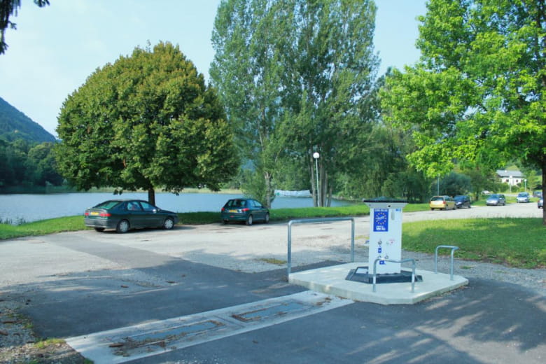 Motorhome service area at Lac Saint-Clair