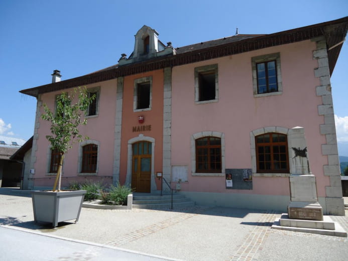 Town hall Saint-Jean-de-la-porte