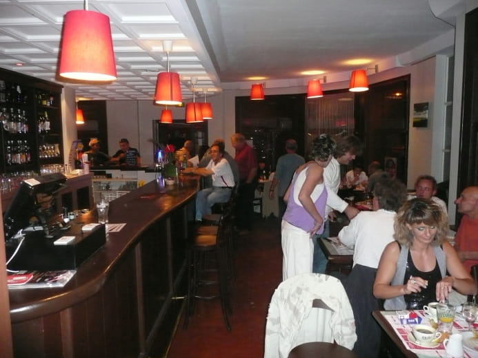 Atmosphere of the Akena Best Inn hotel restaurant