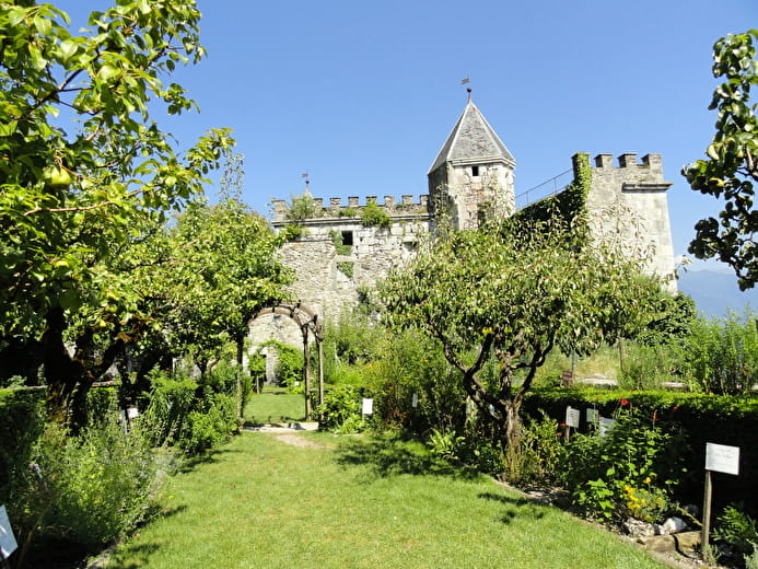 Jardin du château de Miolans