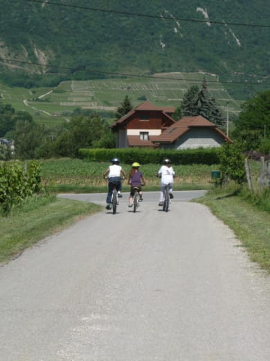 Départ pour une ballade en vélo vers le lac de Saint André ou celui du Bourget...